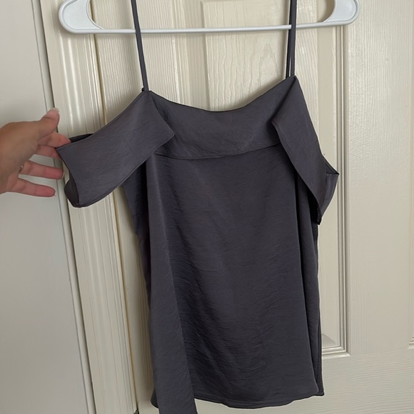 Express off the shoulder top - Picture 1 of 4